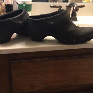 Merrell luxe wrap clogs in black suede size 8